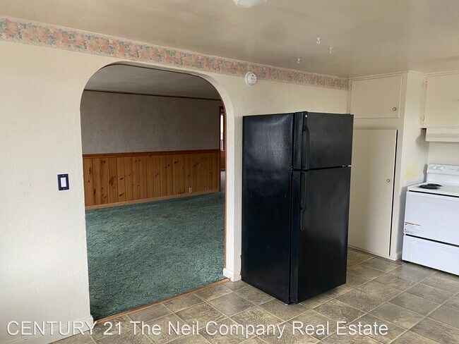 Building Photo - 3 br, 1 bath House - 249 NE Garden Valley