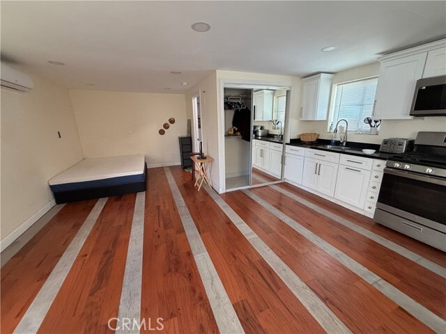 Foto del edificio - 24001 Bessemer St