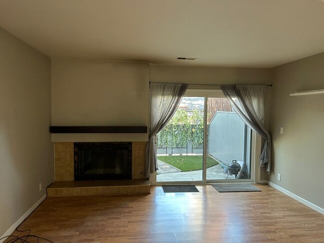 Building Photo - Welcome to your dream home in Hayward