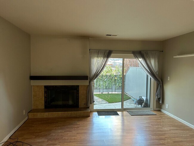 Foto del edificio - Welcome to your dream home in Hayward