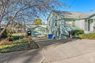 Building Photo - 430 Las Flores Terrace