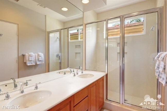 Building Photo - 3 br, 4 bath House - 584 Mesa Grande Dr