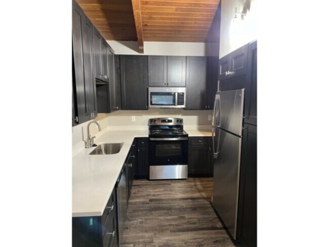 Foto del edificio - 6095 S Sterne Pkwy