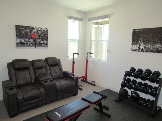 Building Photo - Gorgeous 4 Bed, 2.5 Bath Townhome in Prime Location near Downtown Livermore