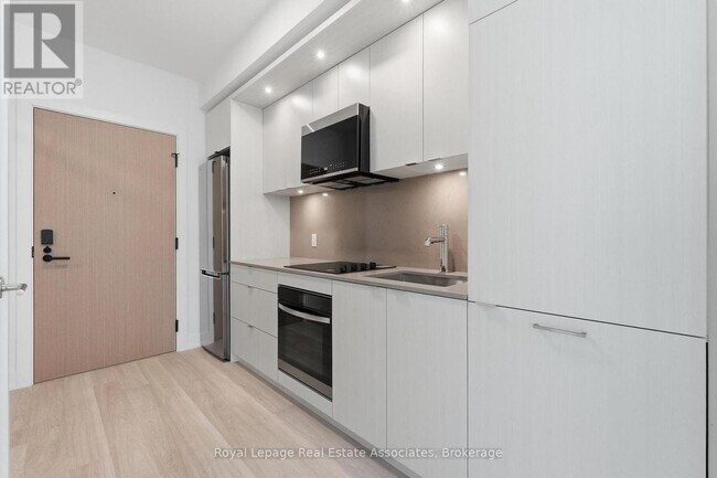 Photo du bâtiment - 25 Cordova Ave