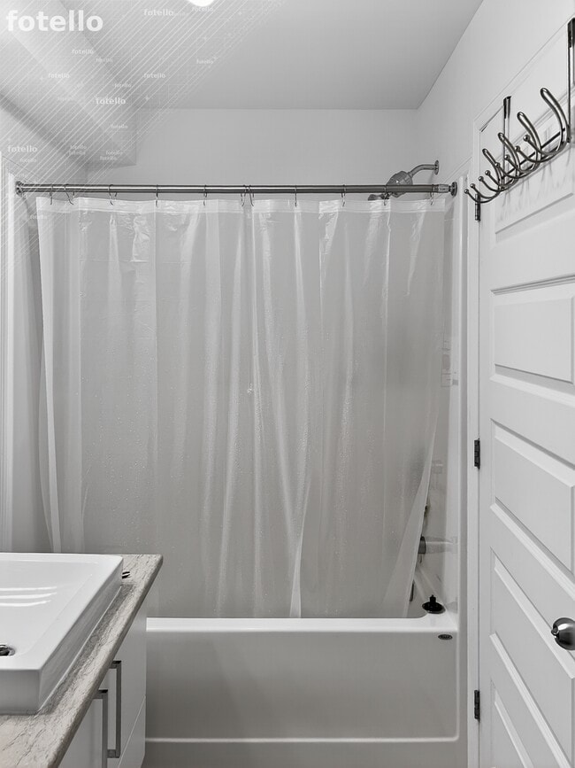 Building Photo - 295 Av De L'hippodrome