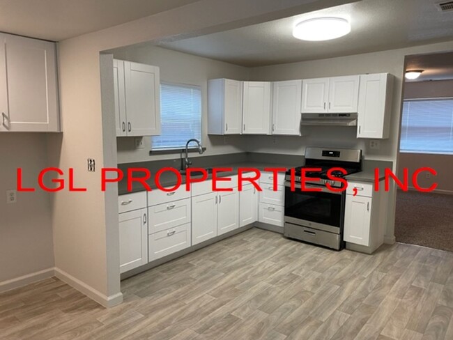 Foto del edificio - 3455 Taylor St