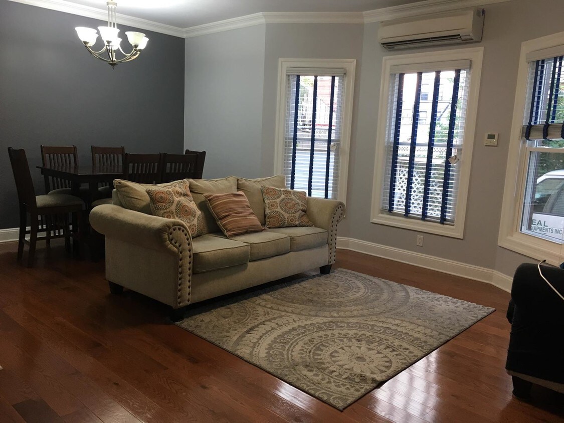 Foto principal - 524 67th Street