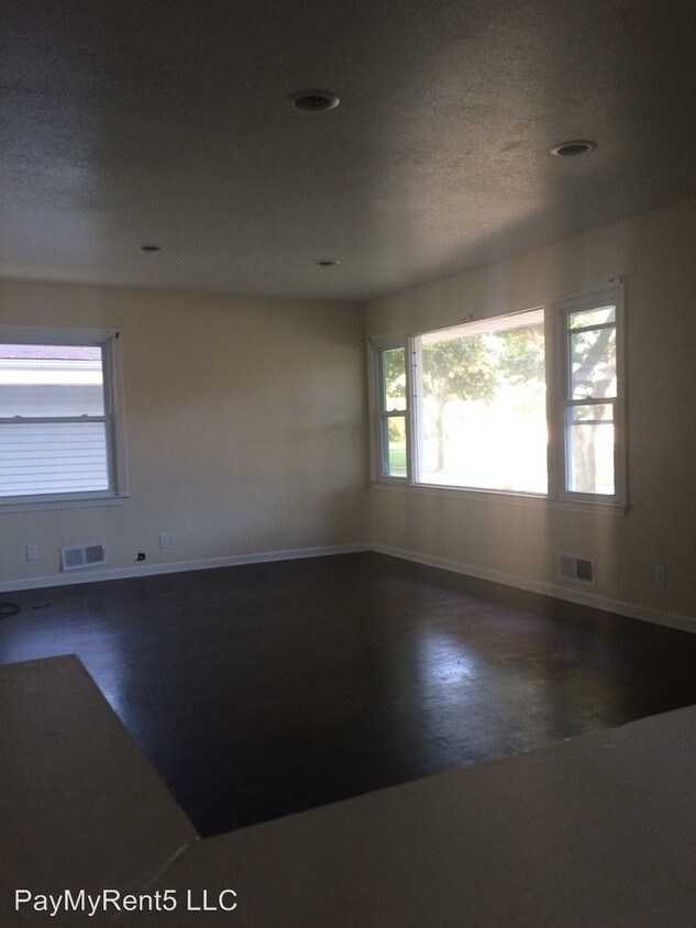 Building Photo - 3 br, 1 bath House - 6850 N 40th Place