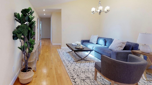 Photo - 875 September Dr House