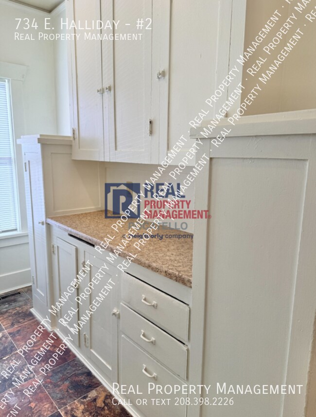 Foto del edificio - 734 E. Halliday-#2