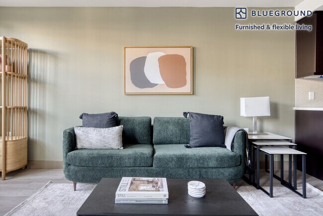Foto del edificio - 920 Bayswater Ave