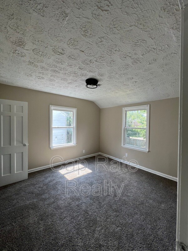 Building Photo - 59 N Waverly St