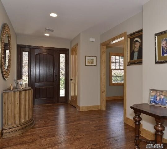 Building Photo - 8 Seaforth Ln