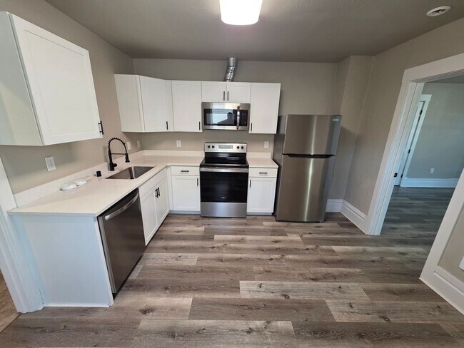 Foto del edificio - 218 E Baldwin Ave