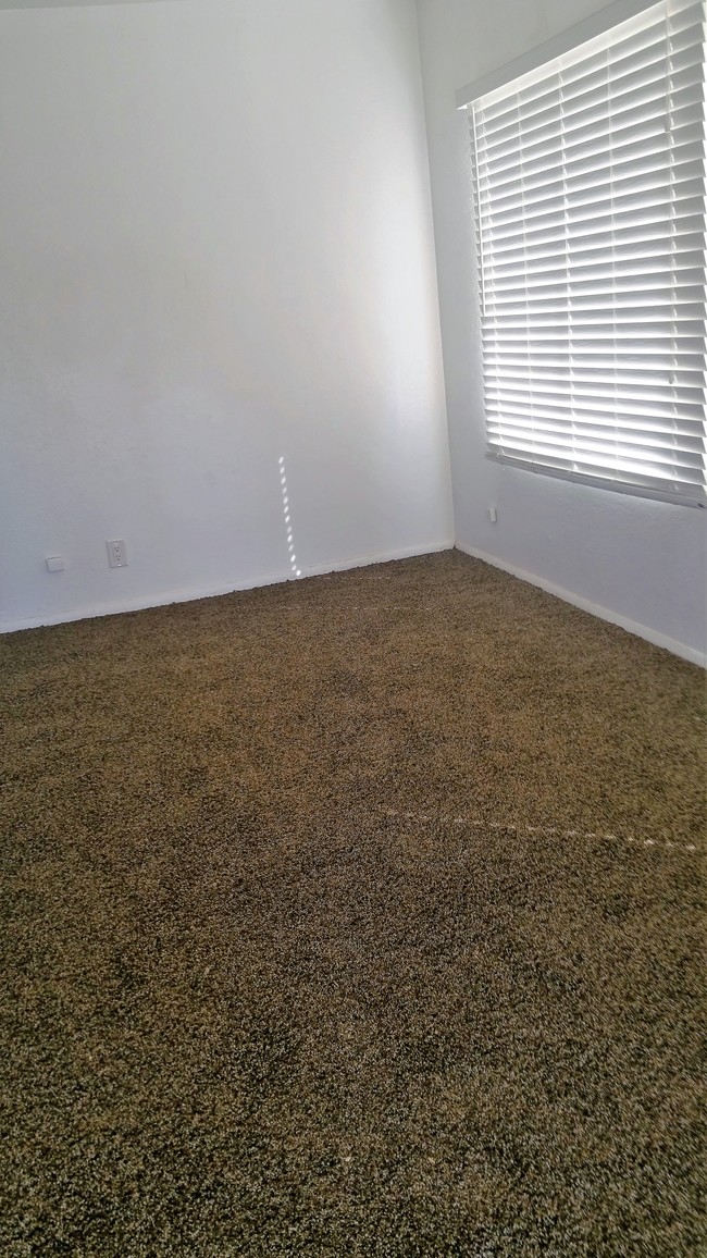 Foto del edificio - 4329 N Longview Ave