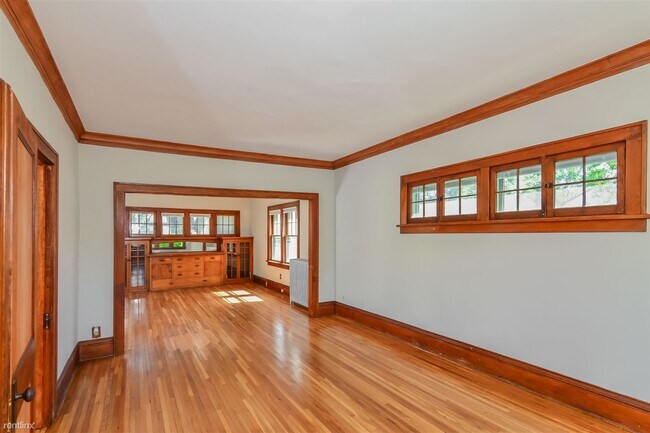 Building Photo - 3 br, 1 bath House - 3822 Fremont Avenue N