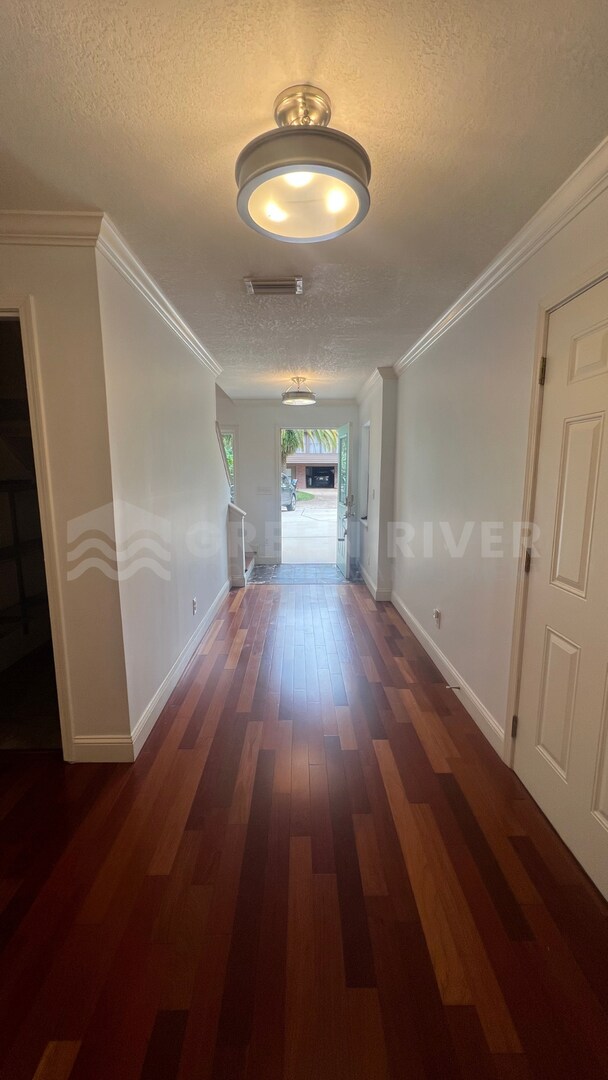 Foto del edificio - Amazing 4 bedroom home with St Johns River Views Available Now!