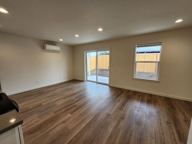 Foto del edificio - 1006 Peach Rd