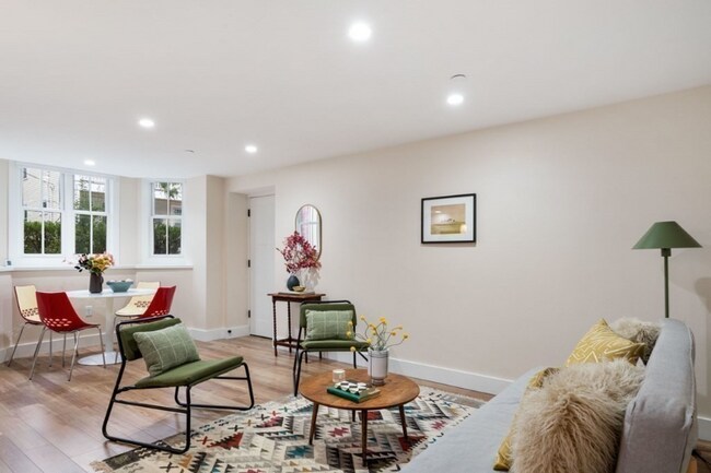 Foto del edificio - 18 Whitney Ave