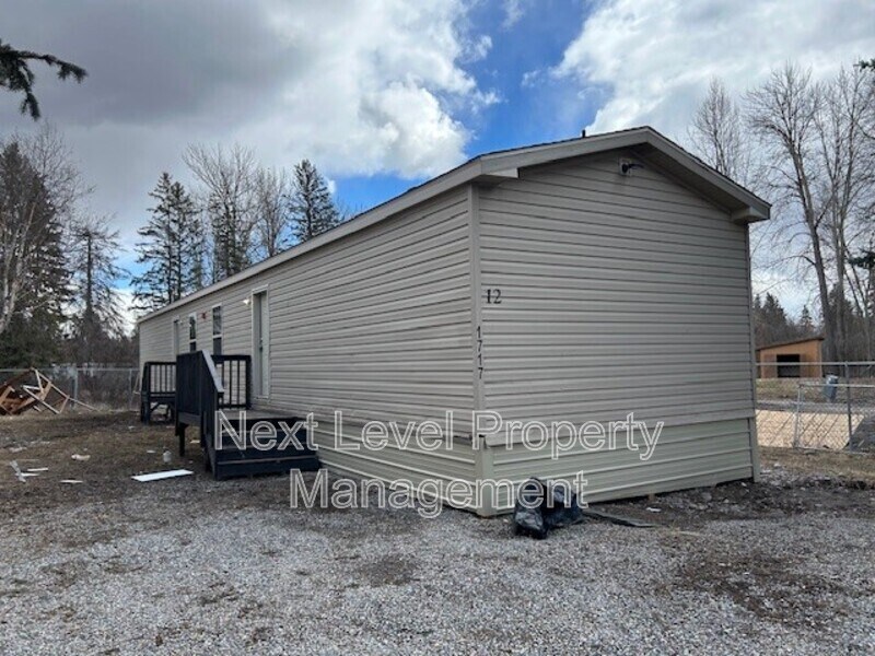 Primary Photo - 111 S Cedar Dr