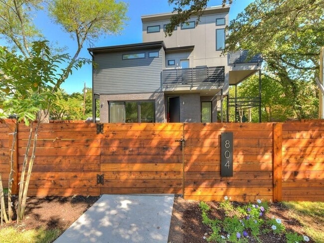 Building Photo - 804 Terrell Hill Dr