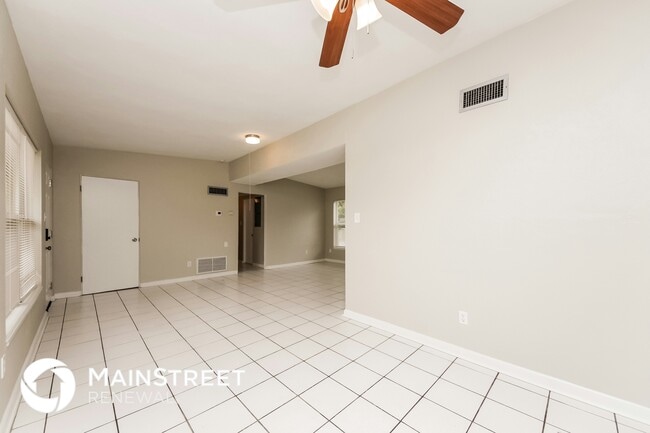 Foto del edificio - 4300 Devonshire Ln