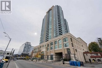 Building Photo - 9 George St N