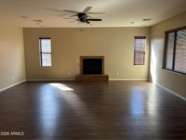 Foto del edificio - 11360 East Starkey Avenue