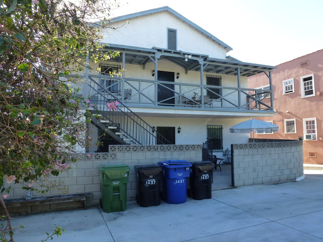 Rear view - 1437 Lucile Ave