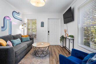 Building Photo - 1911 Government St