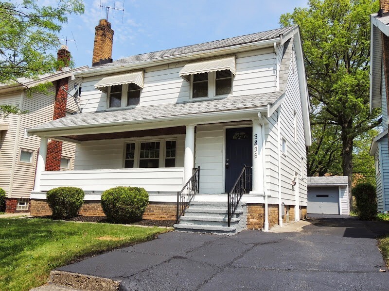 Primary Photo - 3 Bed - 1.5 Bath Colonial for Rent in Clev...