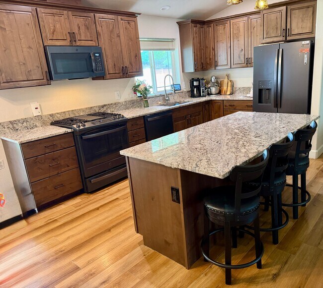 Foto del edificio - 1321 E Elderberry Cir