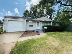 Building Photo - 220 St Anthony Ln