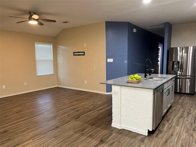 Building Photo - 104 Granville Ct