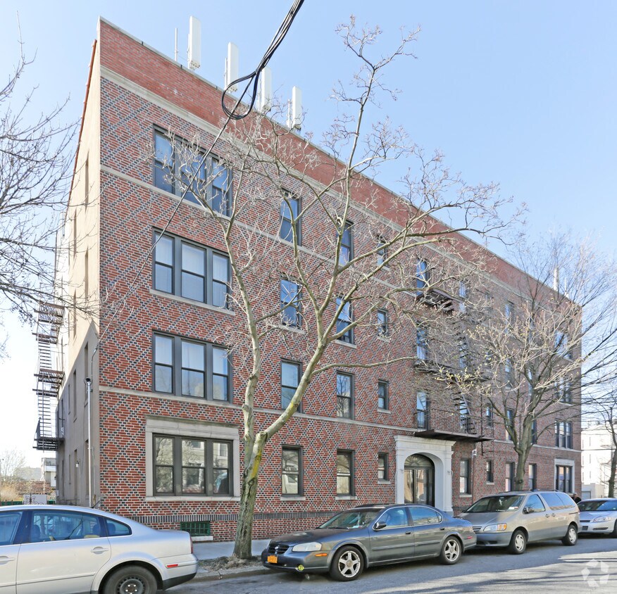 Foto del edificio - 5906 Linden St