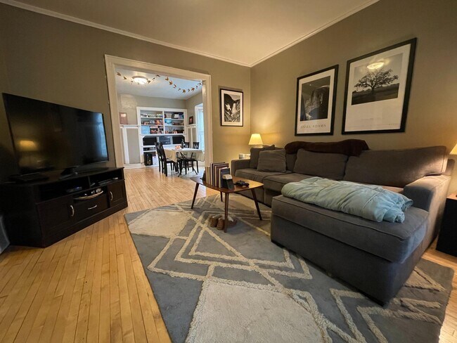 Foto del edificio - 2212 N Holton St