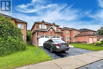 Building Photo - 11 Howes St
