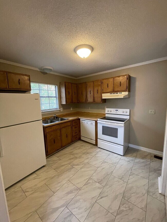 Foto del edificio - Secluded Hilltop Bungalow with Fenced Yard & Front Deck