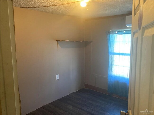 Foto del edificio - 9919 Villa Dr