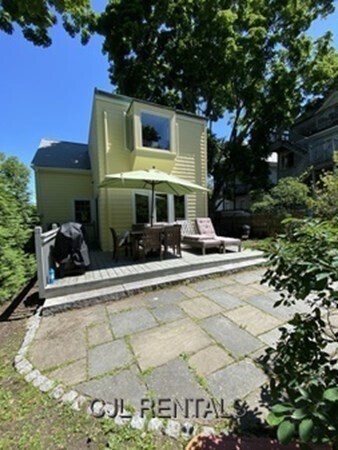 Building Photo - 170 Garden St
