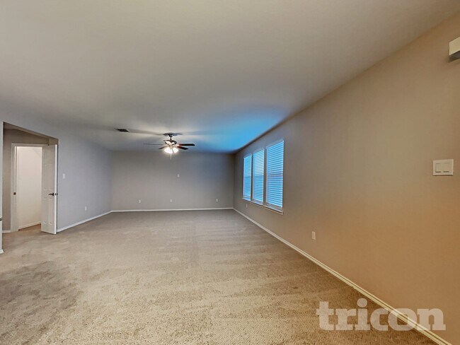 Foto del edificio - 6422 Wind Path