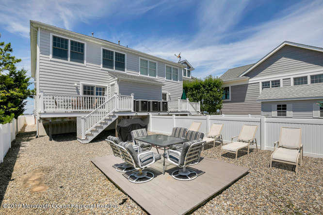 Foto principal - 904 S Bayview Ave
