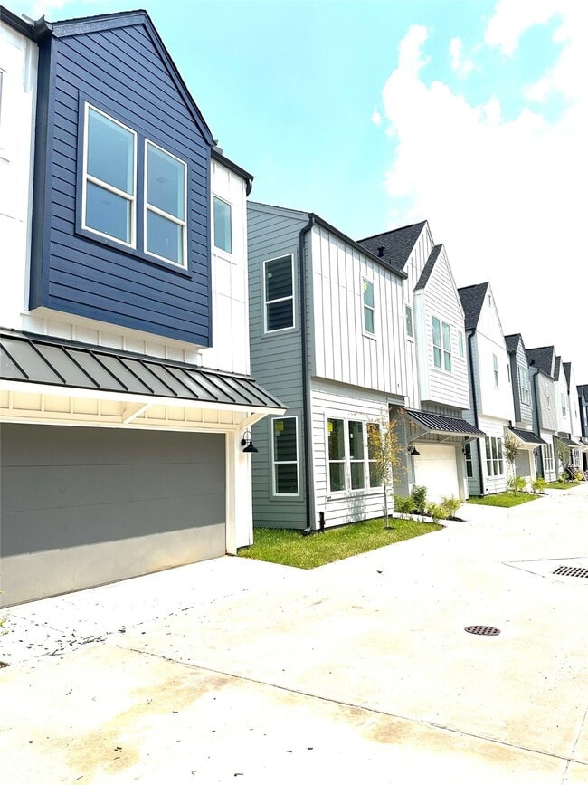 Building Photo - 8914 Laverne Shumard Ln