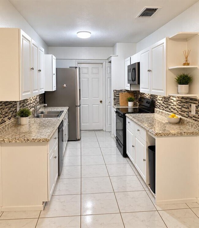 Foto del edificio - 773 E Birchwood Cir