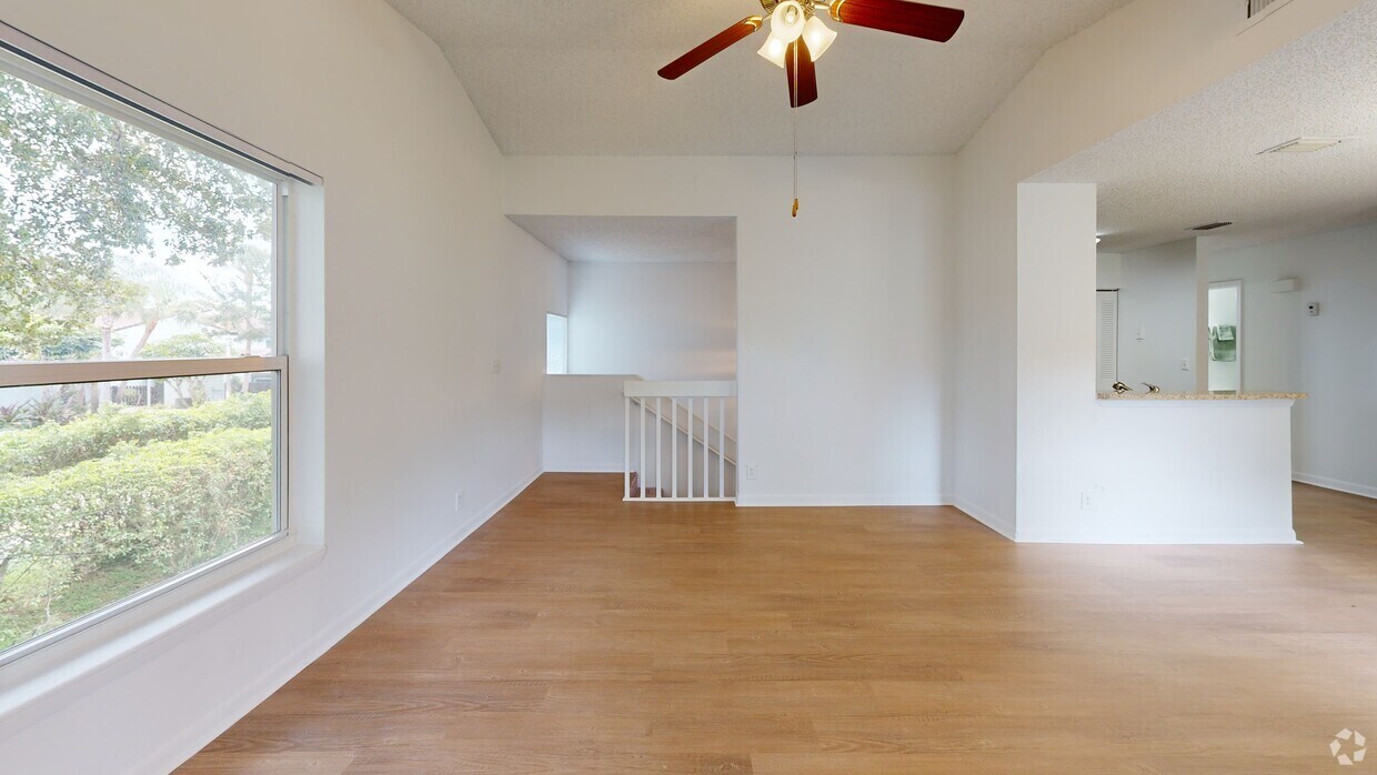 Photo - Savannah Place Apartments