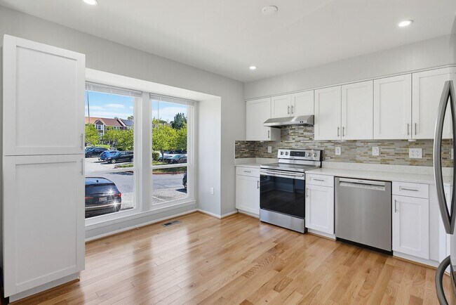 Foto del edificio - 7779 Chatfield Ln