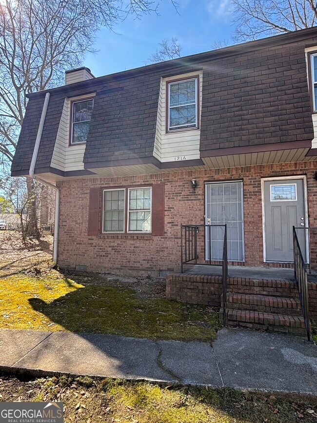 Foto del edificio - 1216 Cedar Creek Ct NW