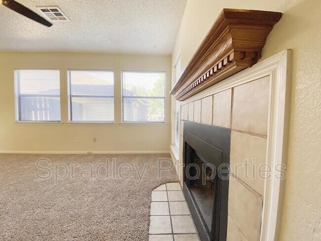 Building Photo - 4801 Stone Ridge Dr