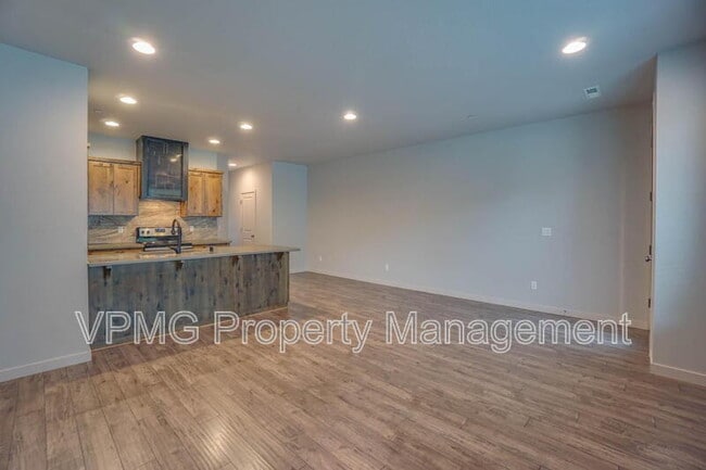 Building Photo - 137 N 44th Pl